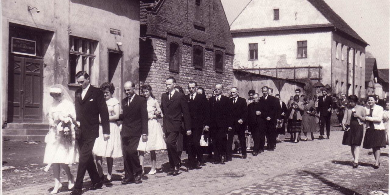 Mieszkańcy Zalesia Śląskiego na starej fotografii